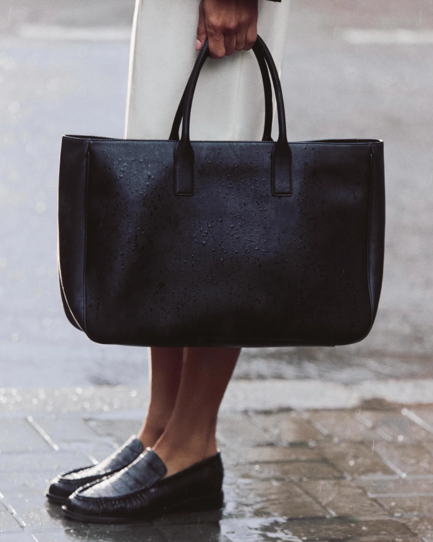 Detail: the leather tote